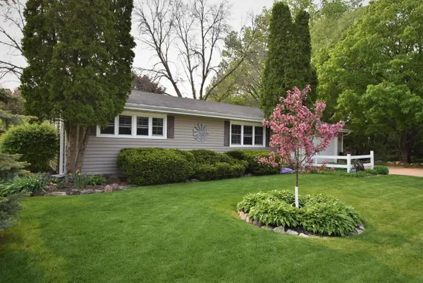 905 HAWK ST, Oshkosh, WI 54902-3338