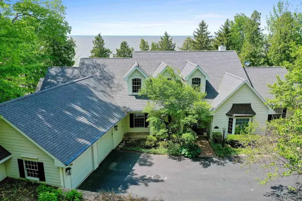 5261 EDGEWATER BEACH RD,  Green Bay,  WI 54311-9795