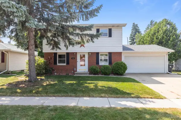 1559 BRUCE ST, Neenah, WI 54956