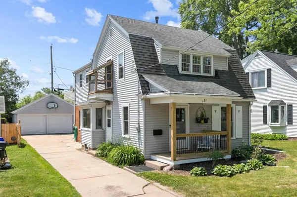 121 E RANDALL ST, Appleton, WI 54911