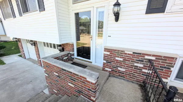 204 CONCORD AVE, East Peoria, IL 61611