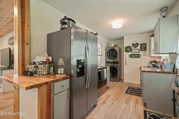 636 Robertsville Rd, Oak Ridge, TN 37830