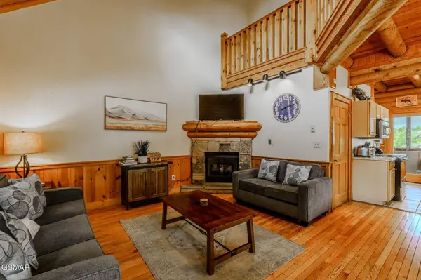 741 Golf View Boulevard, Pigeon Forge, TN 37863