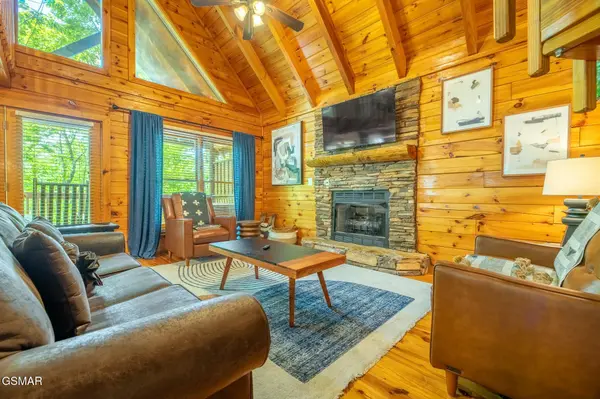 4431 Forest Vista Way, Pigeon Forge, TN 37863