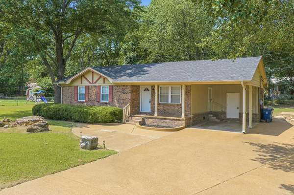 71 Tracy St, Bells, TN 38006