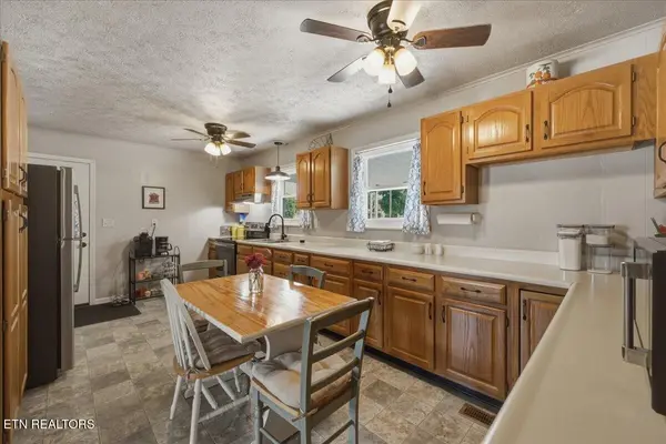 3334 Oak Ave, Strawberry Plains, TN 37871