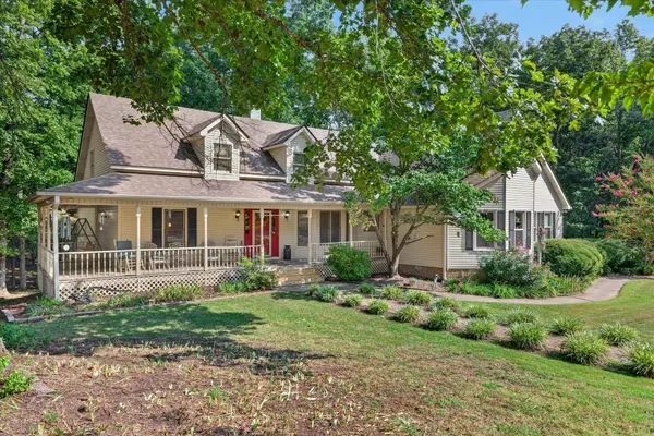 175 Castleton Cv, Paris, TN 38242