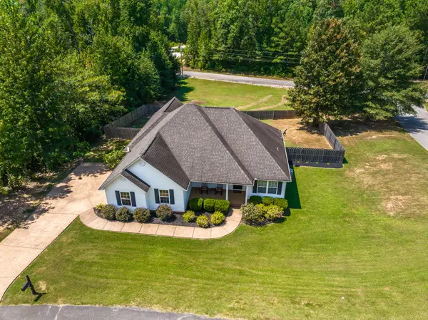 405 Persimmon Ln, Lexington, TN 38351