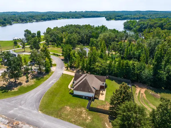 405 Persimmon Ln, Lexington, TN 38351