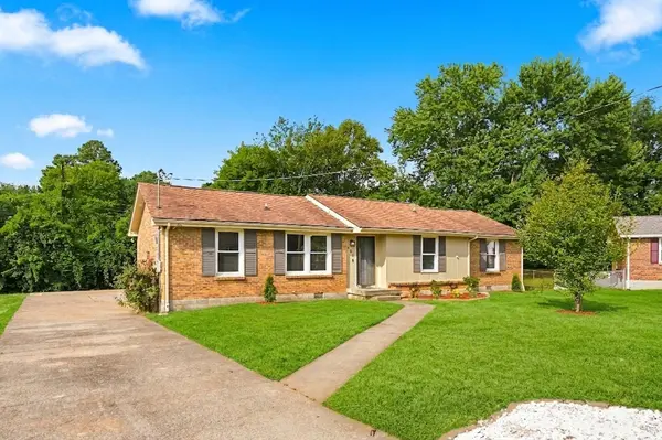 106 Winston Ct, Clarksville, TN 37042