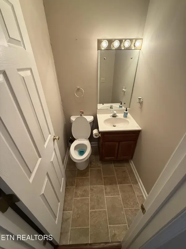 437 S Gallaher View Rd, Knoxville, TN 37919