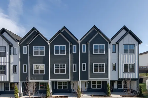 700 N DuPont Ave ##204, Madison, TN 37115