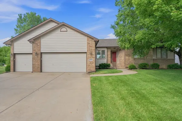 1335 S Threewood St,  Wichita,  KS 67235