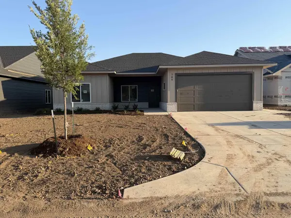 709 N Wheatland Ct, Wichita, KS 67235