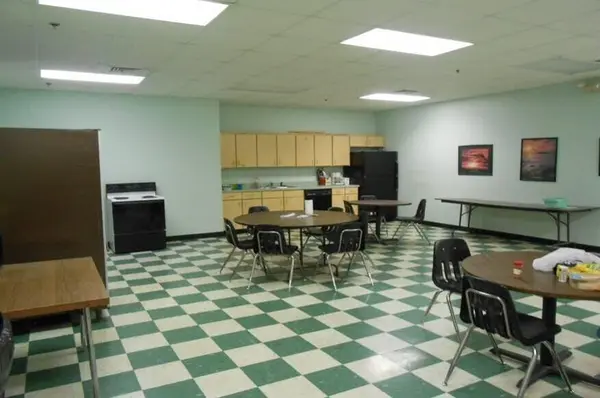 200 Industrial Park DR, Hollister, MO 65672