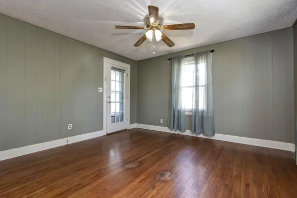 2424 N Broadway AVE, Springfield, MO 65803