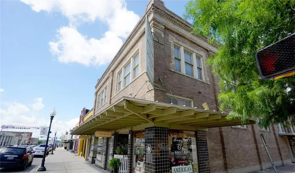 321 N Main ST, Taylor, TX 76574