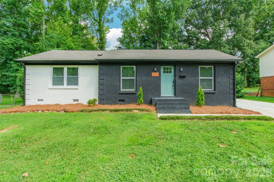 6557 Covecreek DR, Charlotte, NC 28215