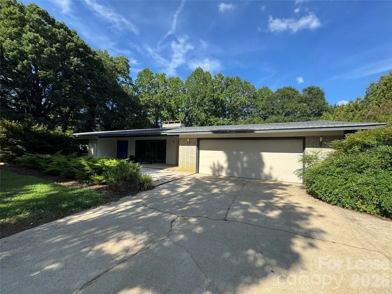 2015 S Point RD, Belmont, NC 28012