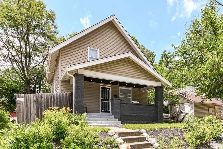 250 N Oakland AVE, Indianapolis, IN 46201