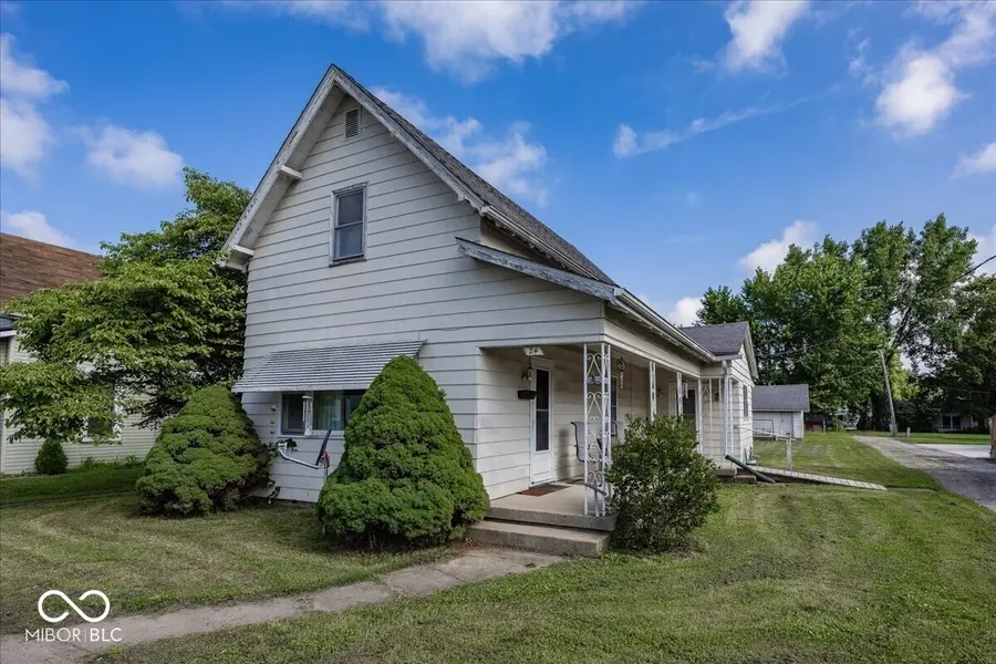 24 W Brown ST, Knightstown, IN 46148