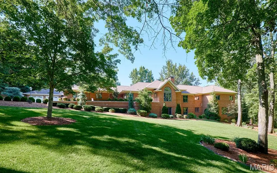3 Forest Hills DR, Washington, MO 63090