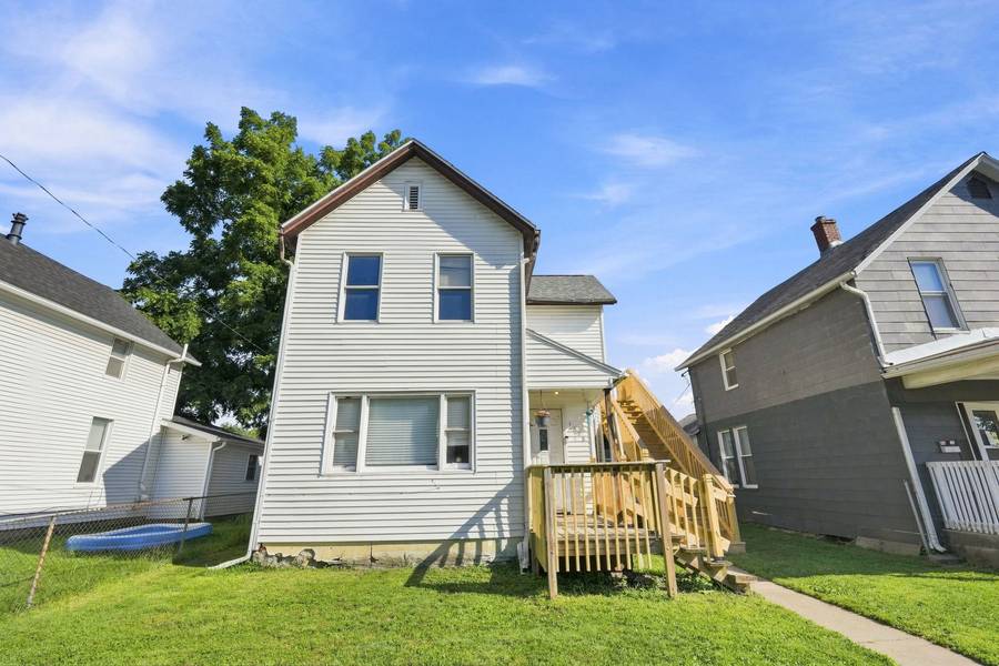 1828 W 6th ST, Davenport, IA 52802