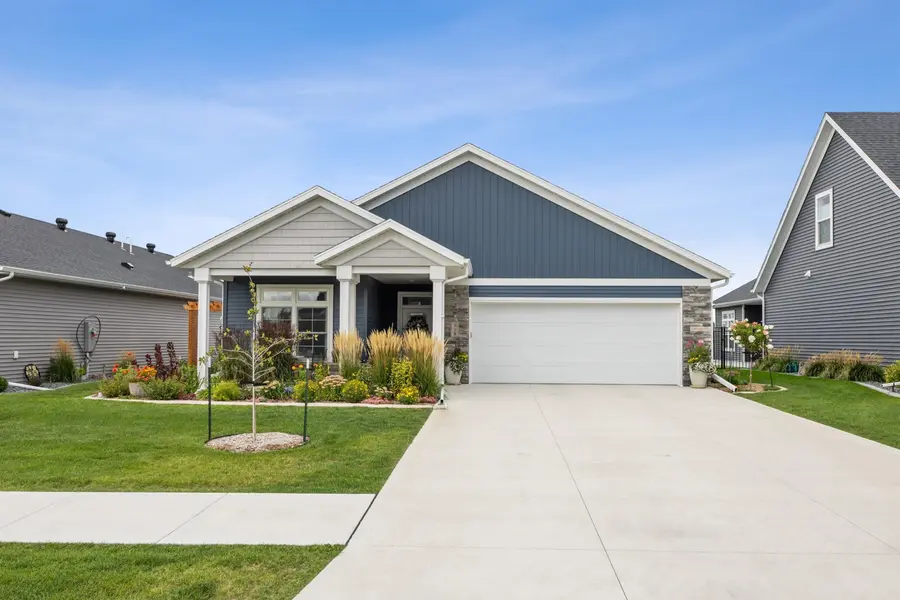 818 Rania WAY W, West Fargo, ND 58078