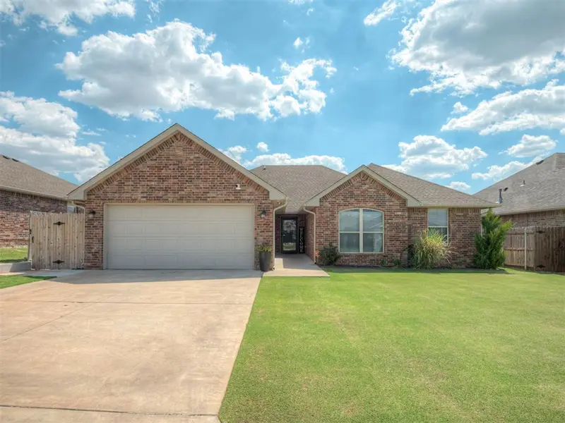 1915 Twisted Oak CT, Shawnee, OK 74804