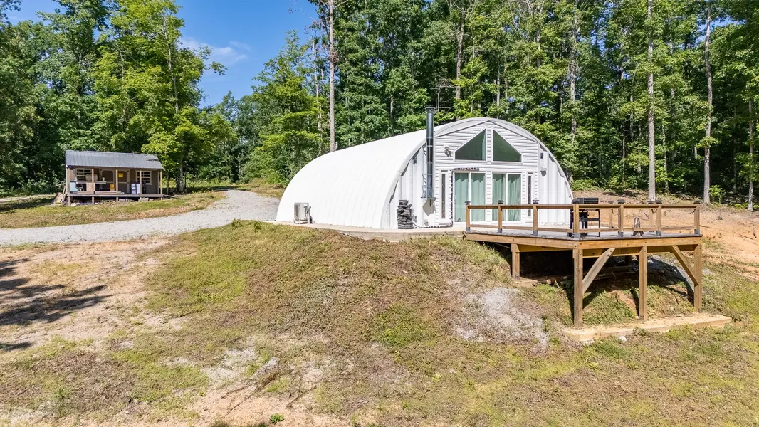 1239 Cherokee Rd, Waynesboro, TN 38485