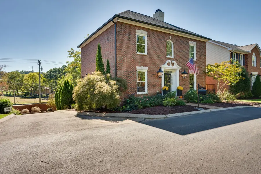 65 Ravenwood Hills Cir, Nashville, TN 37215