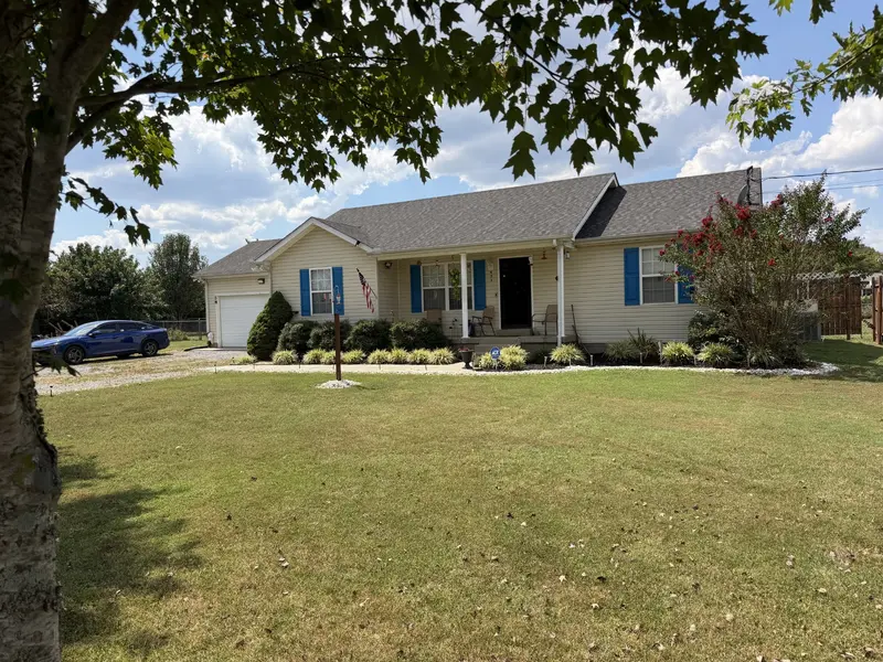 425 Davis Ln, Bell Buckle, TN 37020