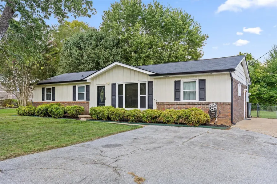 1389 Meadowood Drive, Hixson, TN 37343