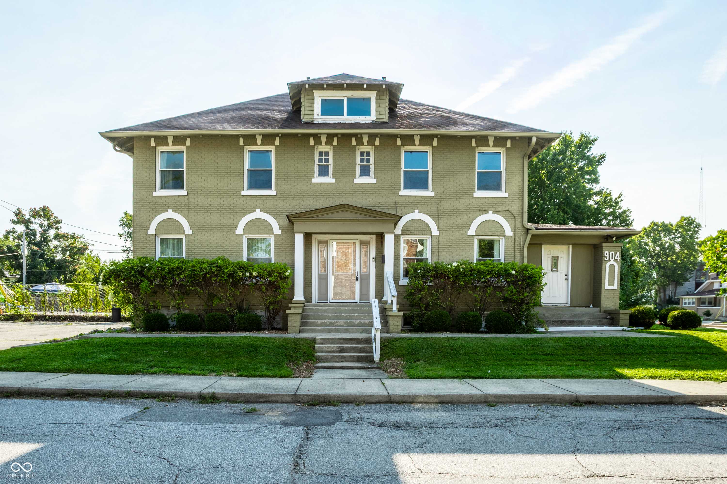904 E 38th ST, Indianapolis, IN 46205