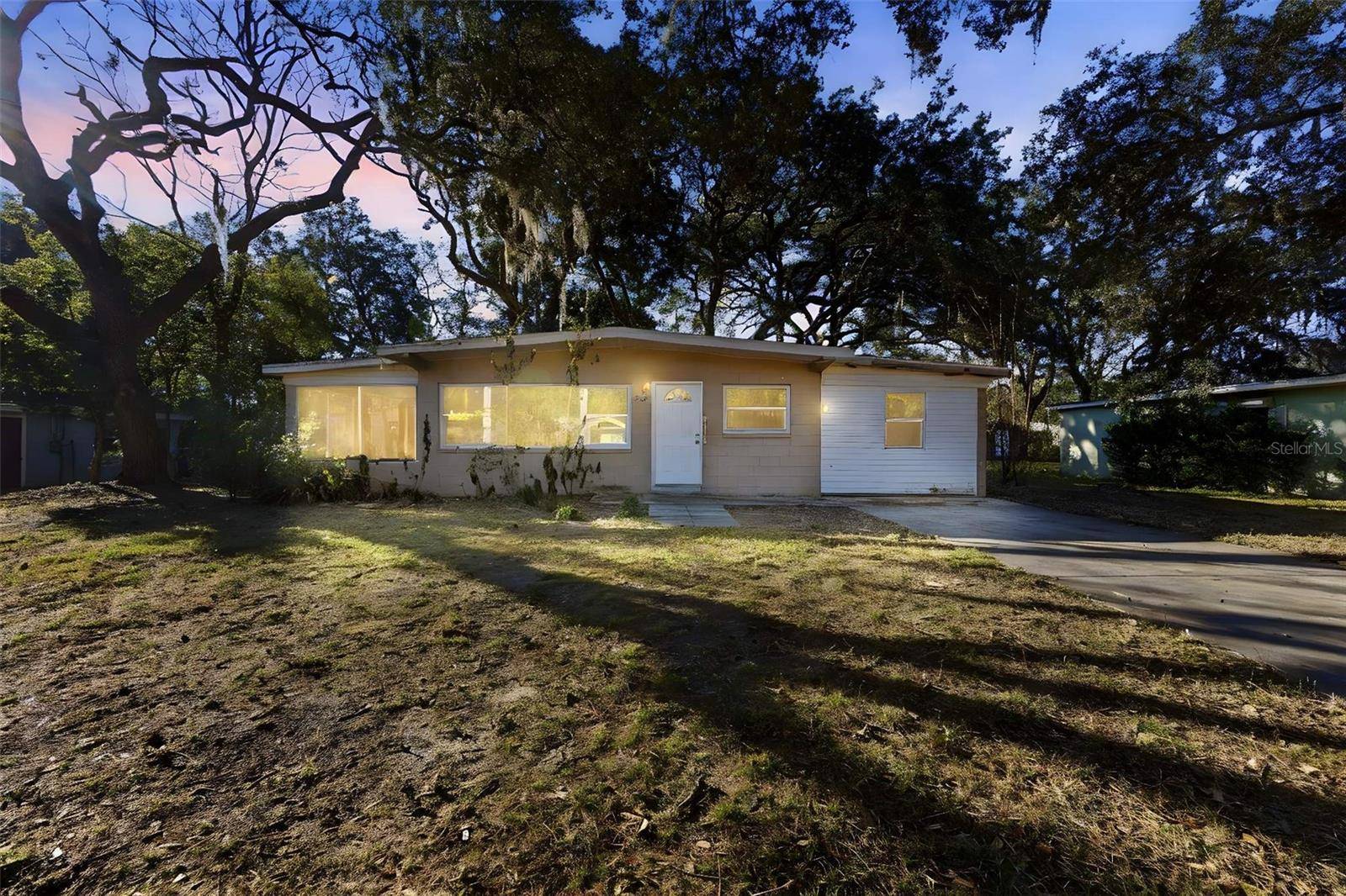 762 VALENCIA AVE, Orange City, FL 32763
