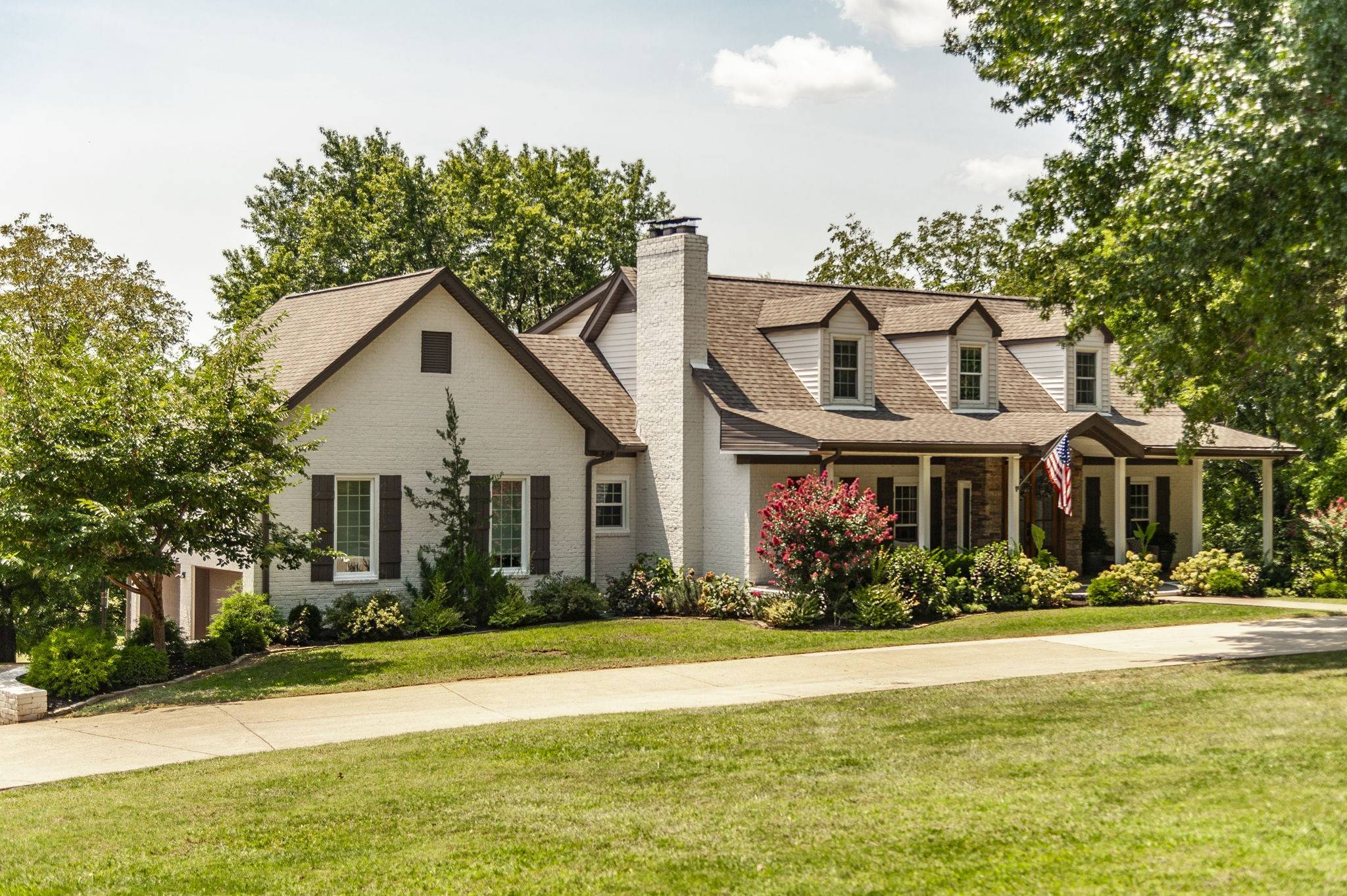 1048 Hillview Dr, Hendersonville, TN 37075