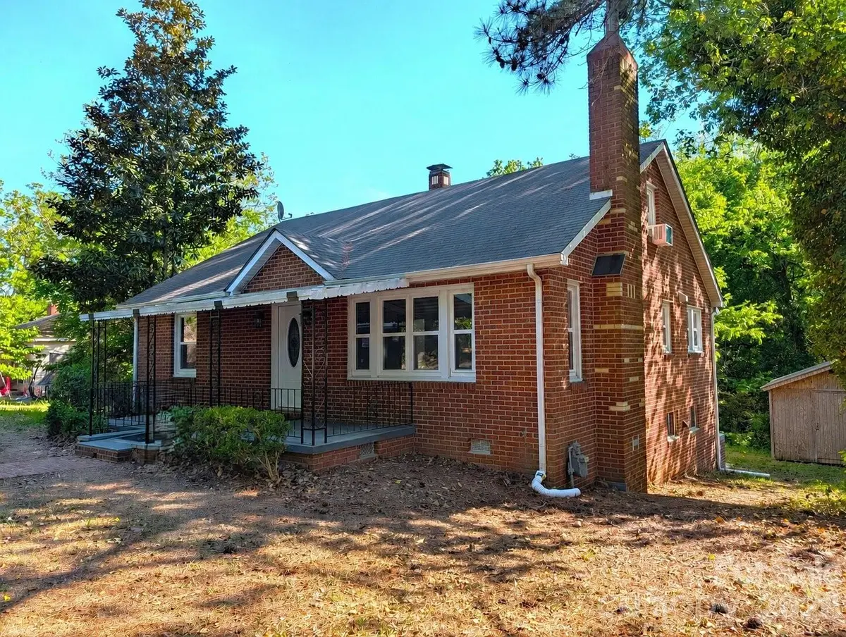 205 Sunrise AVE, Mount Gilead, NC 27306
