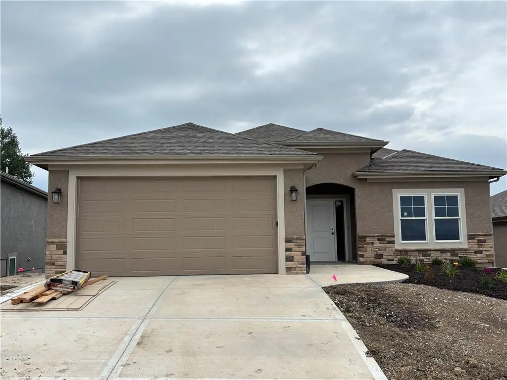 2121 Greenfield PT, Kearney, MO 64060