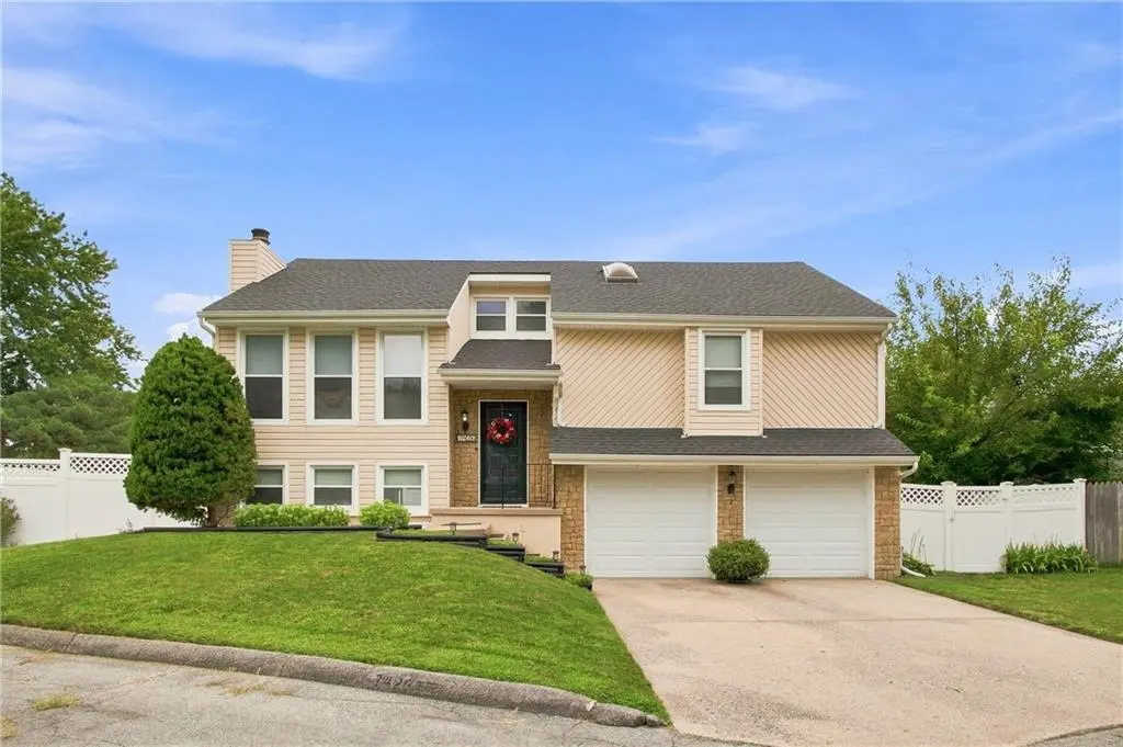 7426 Santa Fe DR, Overland Park, KS 66204