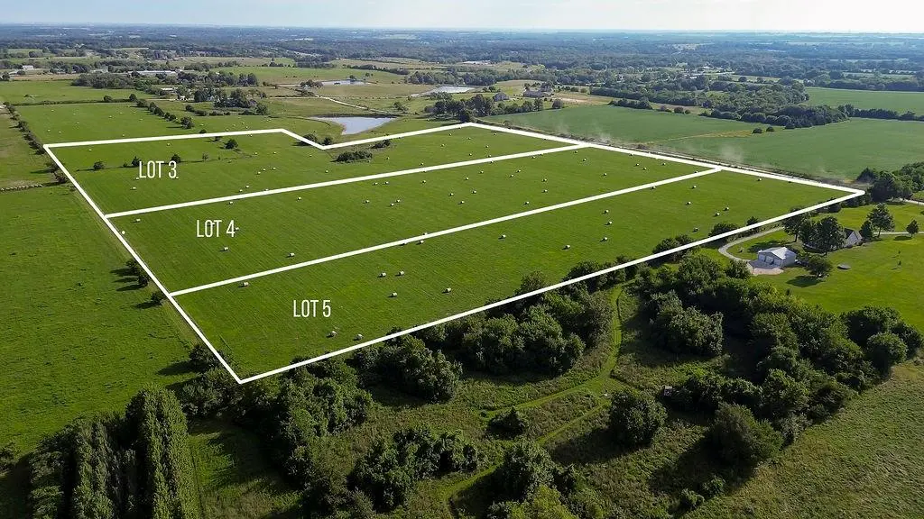 0004 Switzer RD, Louisburg, KS 66053