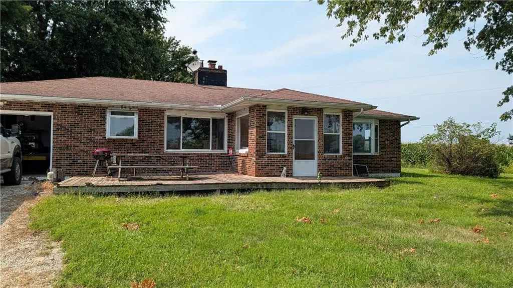 12101 NE J HWY, Windsor, MO 65360