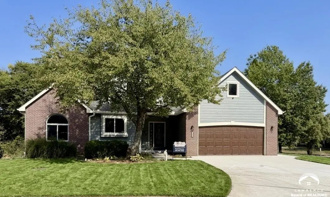 604 Prescott DR, Lawrence, KS 66049