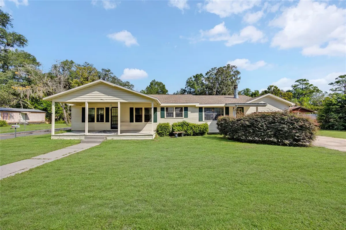 207 SENTER AVE NW, Branford, FL 32008