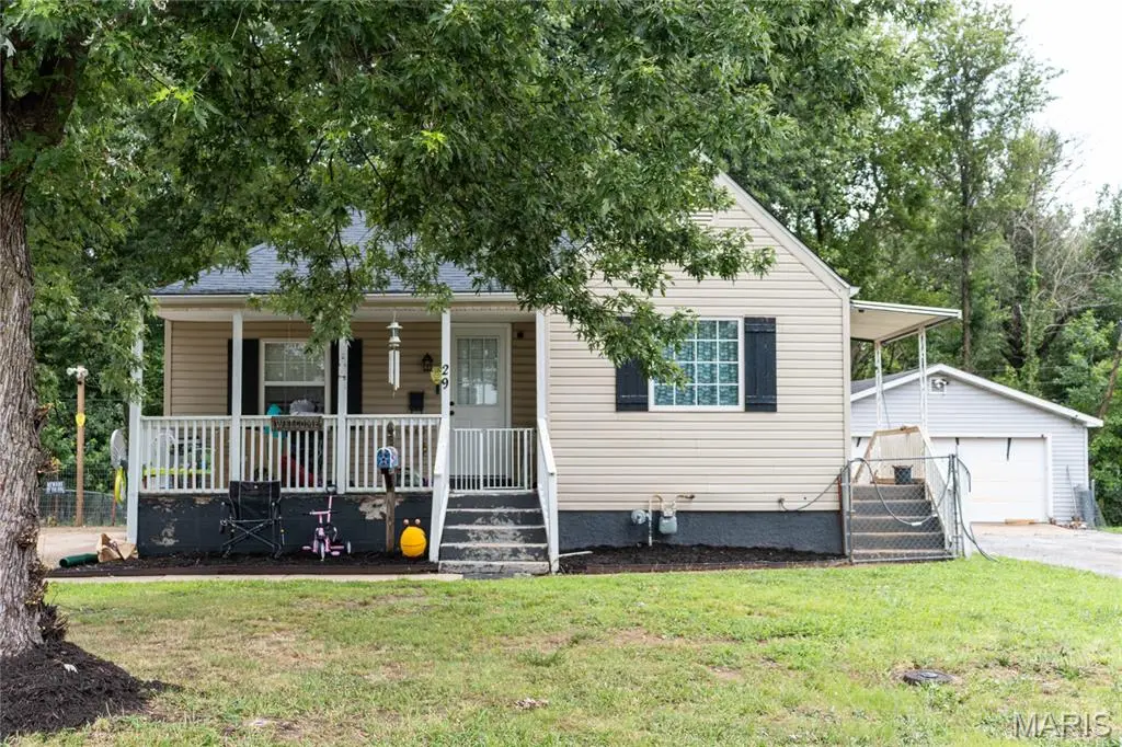 29 Greenwood DR, Lebanon, MO 65536