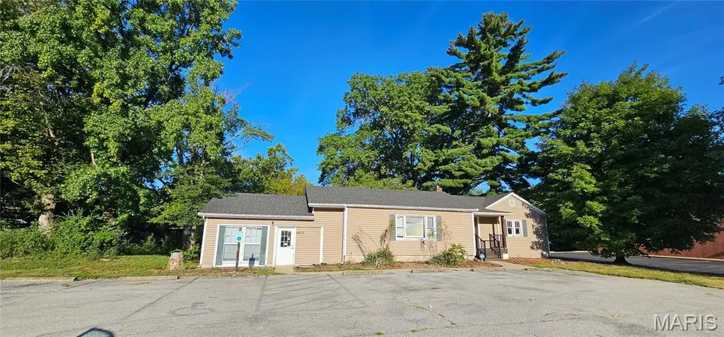 4013 N Illinois ST, Belleville, IL 62226