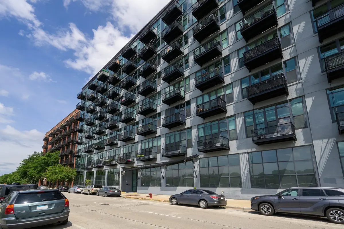 1224 W Van Buren ST #604, Chicago, IL 60607
