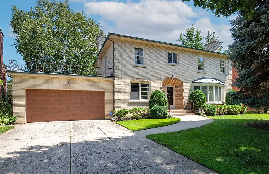 6733 N Navajo AVE, Lincolnwood, IL 60712