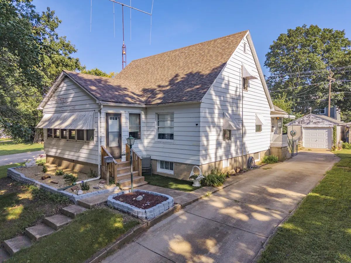815 W Water ST, Pontiac, IL 61764