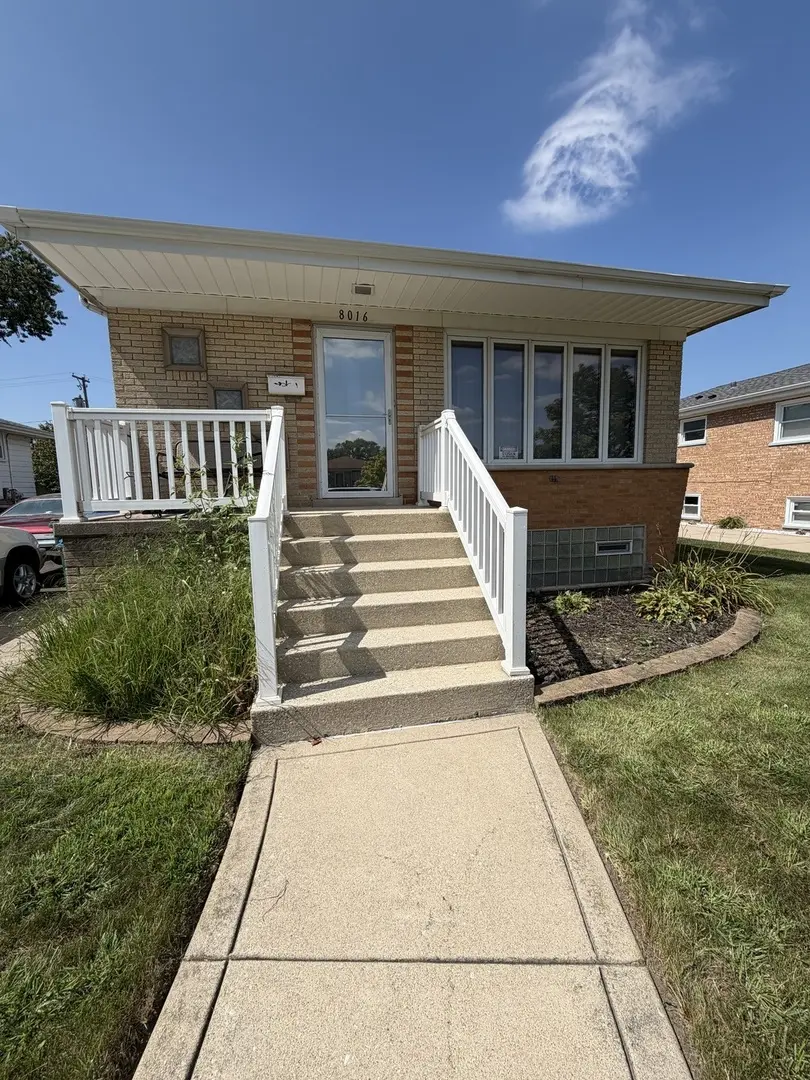 8016 Natchez AVE, Burbank, IL 60459