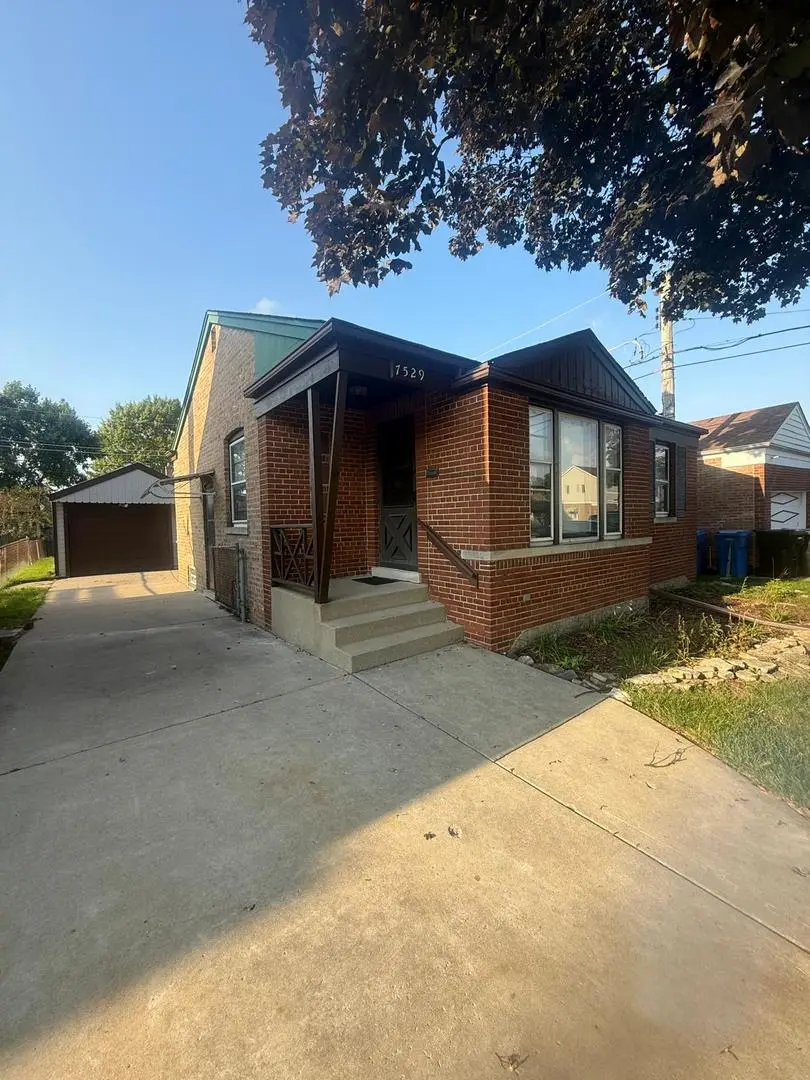 7529 W Rosedale AVE, Chicago, IL 60631